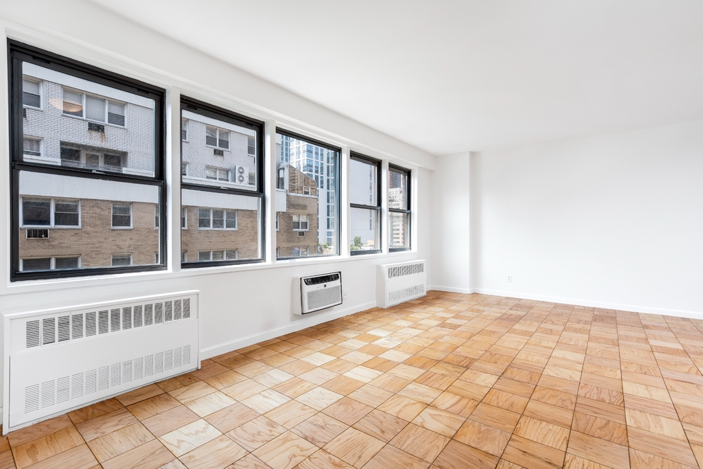 East 36th Street - Photo 4