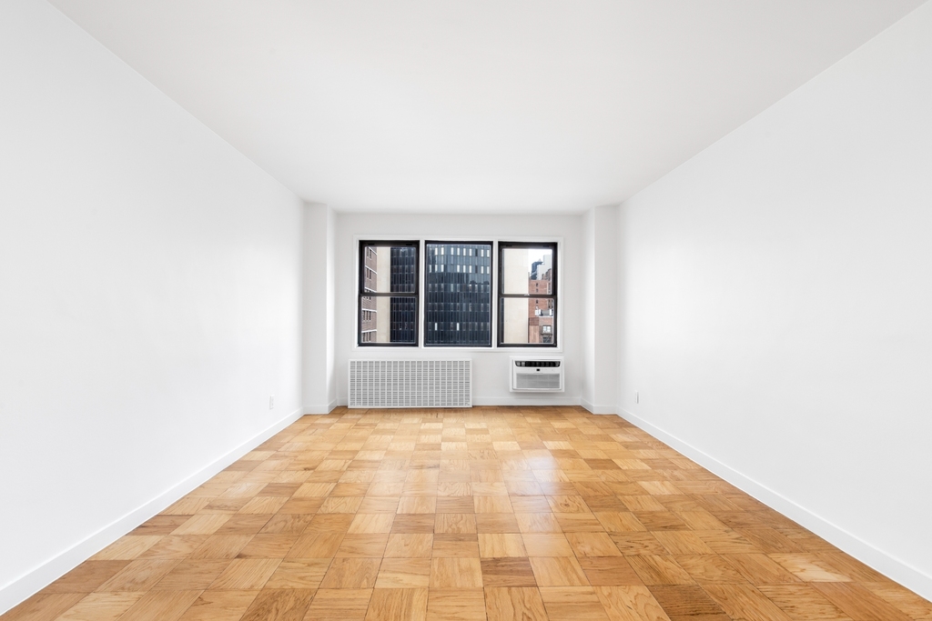East 36th Street - Photo 3