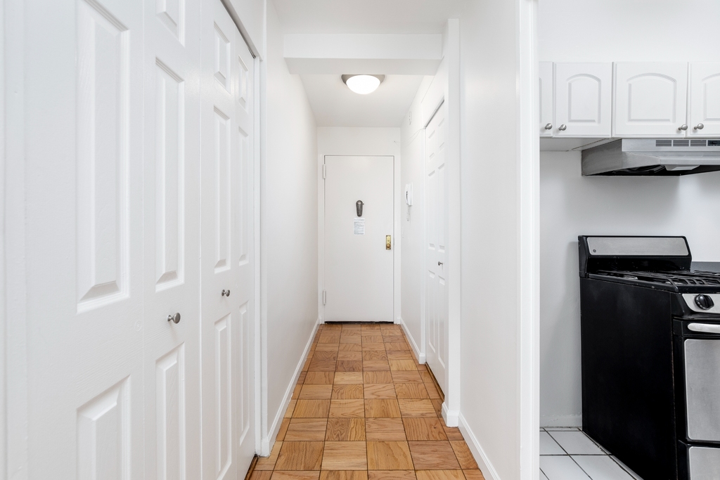 East 36th Street - Photo 6