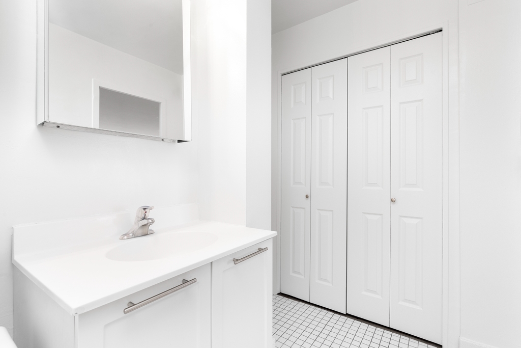 East 36th Street - Photo 11
