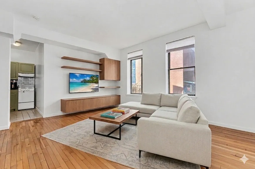 690 Greenwich Street - Photo 1