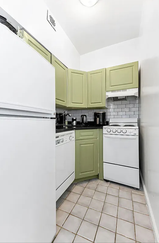 690 Greenwich Street - Photo 2
