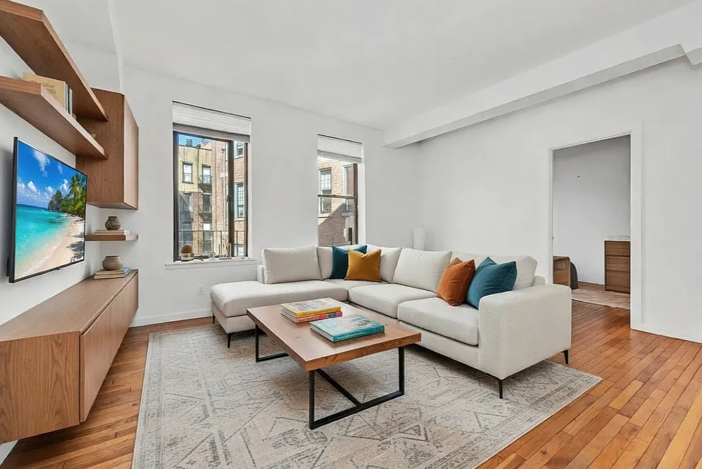 690 Greenwich Street - Photo 0