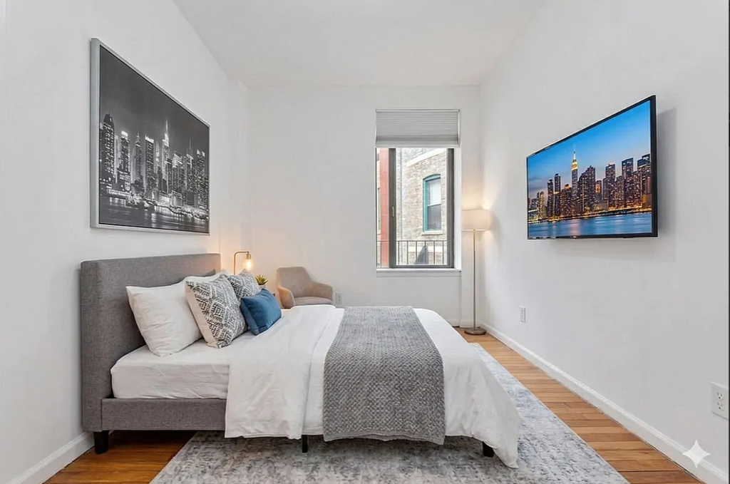 690 Greenwich Street - Photo 3