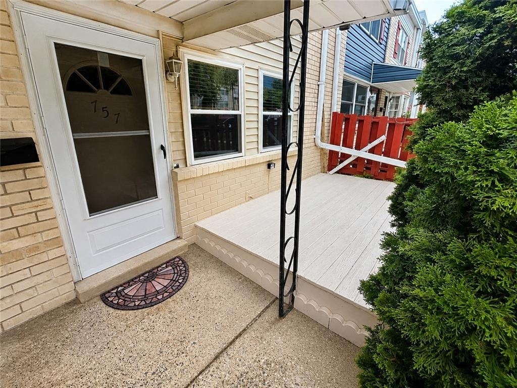 757 Mohawk Street - Photo 2