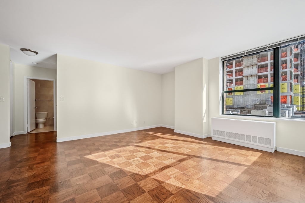 West 13 Street - Photo 0