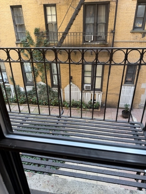 West 45 Street - Photo 6