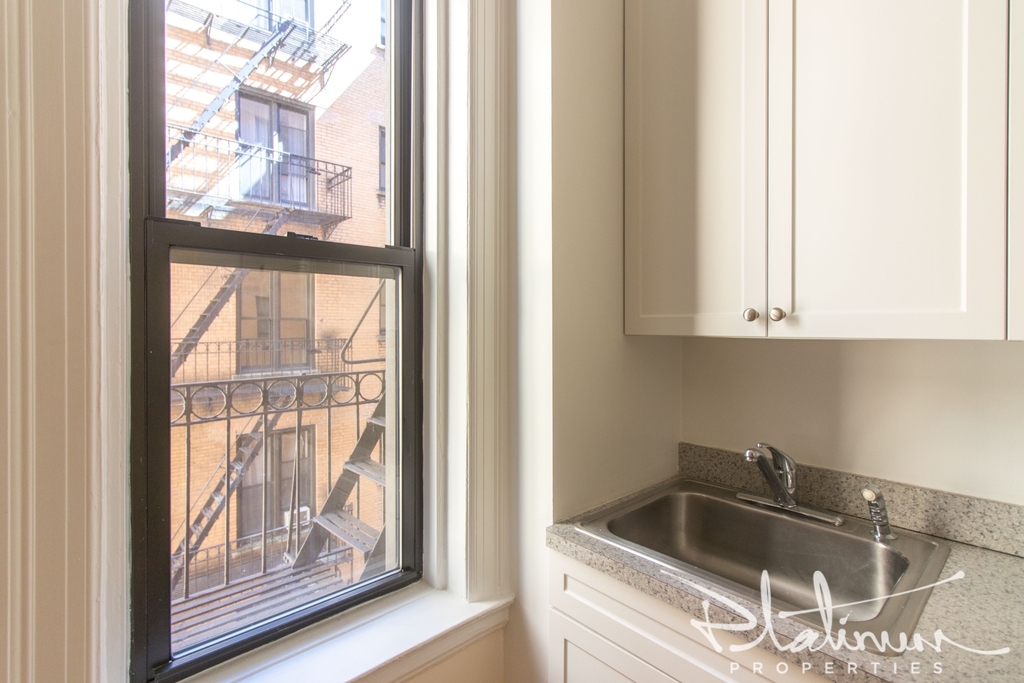 Midtown West - West 45th - Photo 5