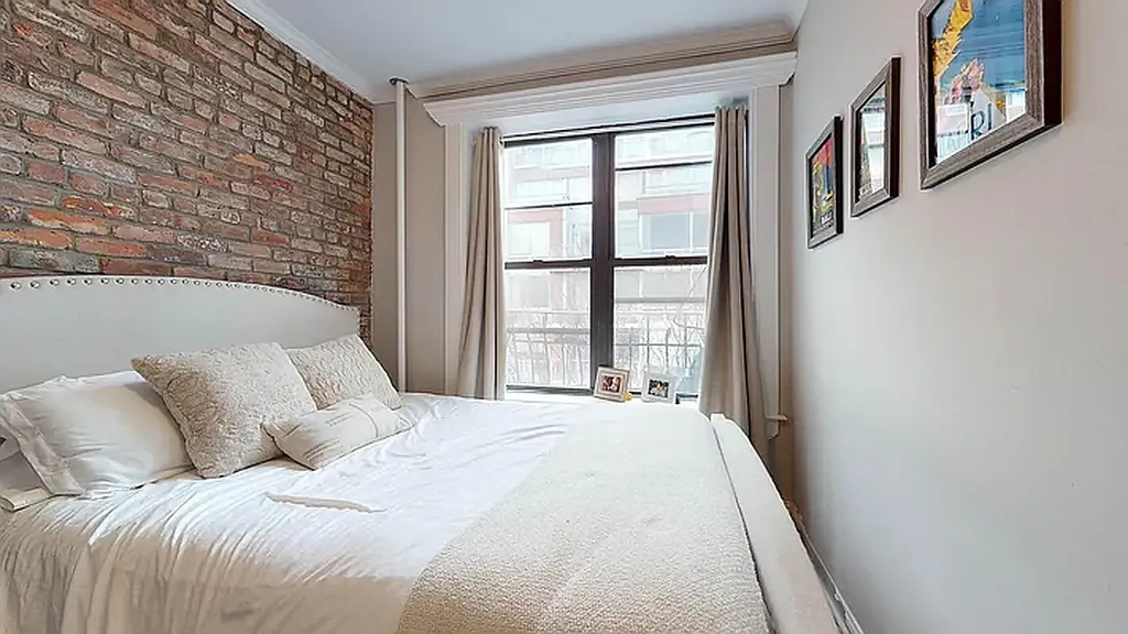 42 Avenue B - Photo 0