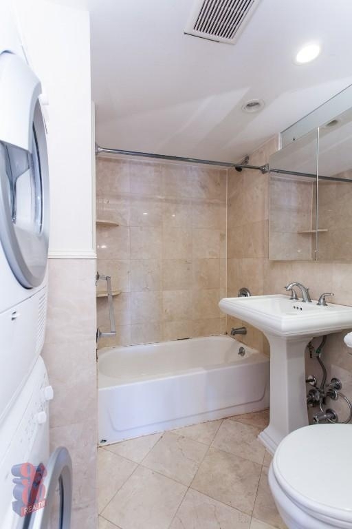 279 East 10th St - Photo 3