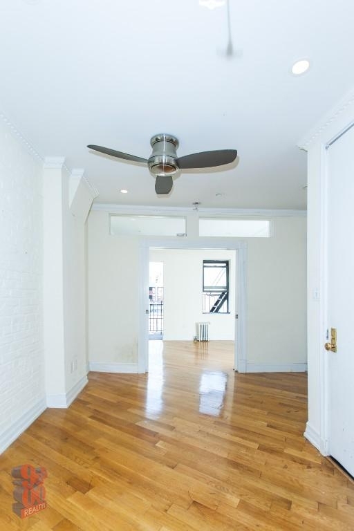 279 East 10th St - Photo 2