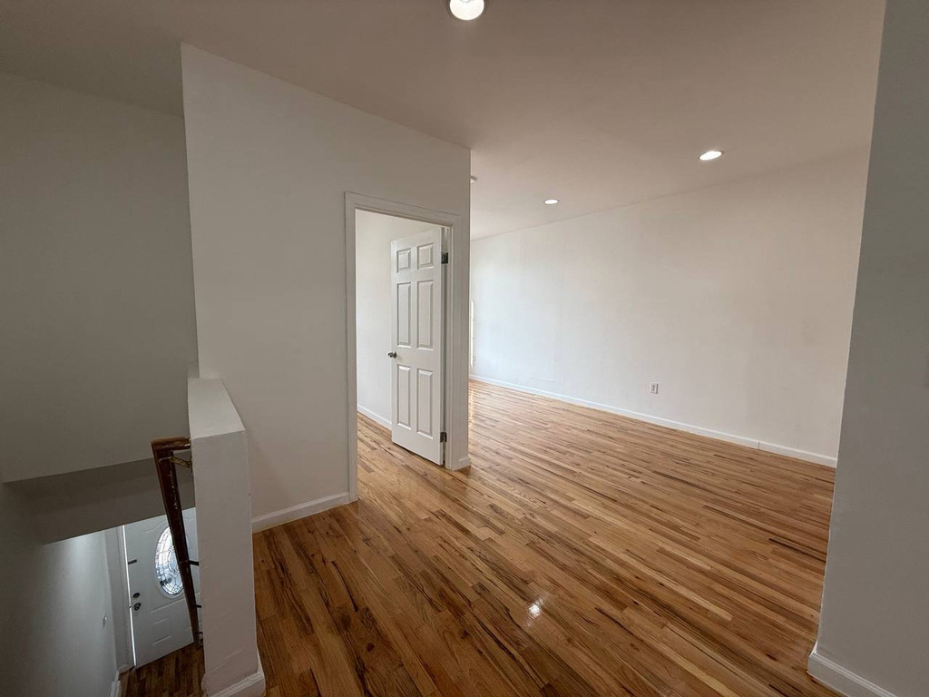 482 Kosciuszko Street - Photo 1