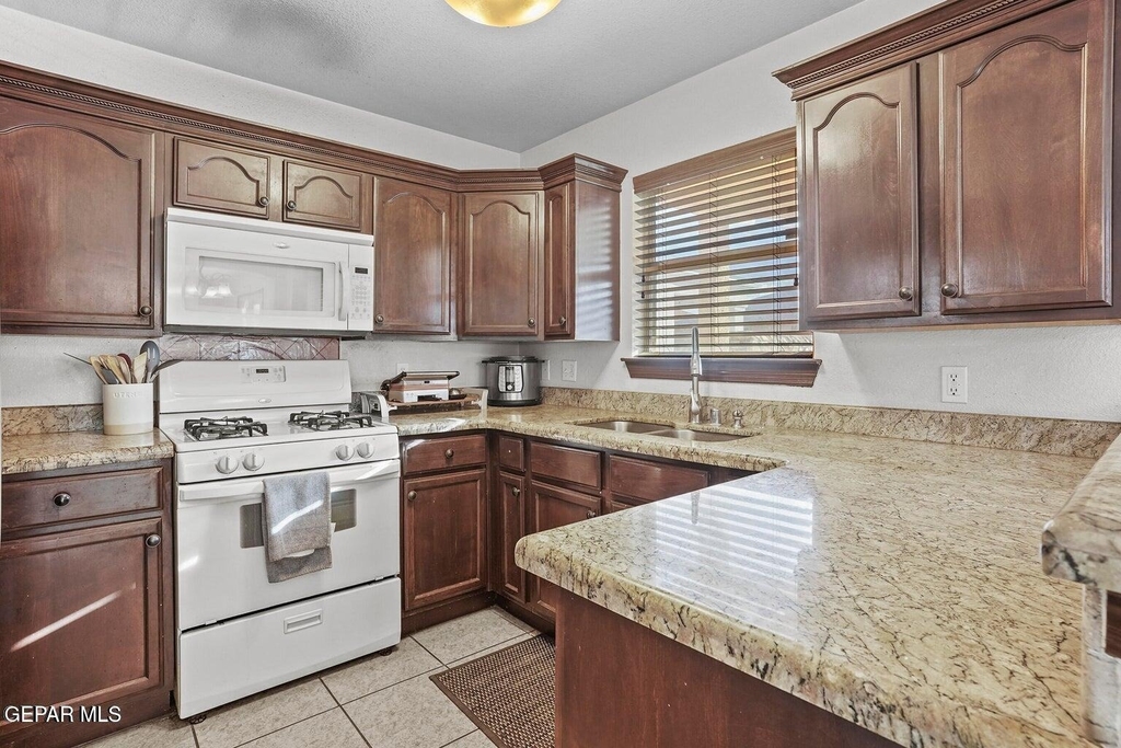 11333 Manuel Moreno Drive - Photo 11