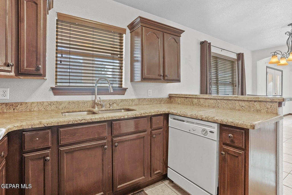 11333 Manuel Moreno Drive - Photo 12