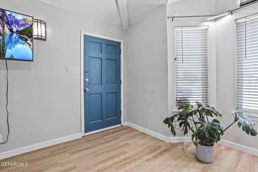 6640 Star Of India Lane - Photo 4