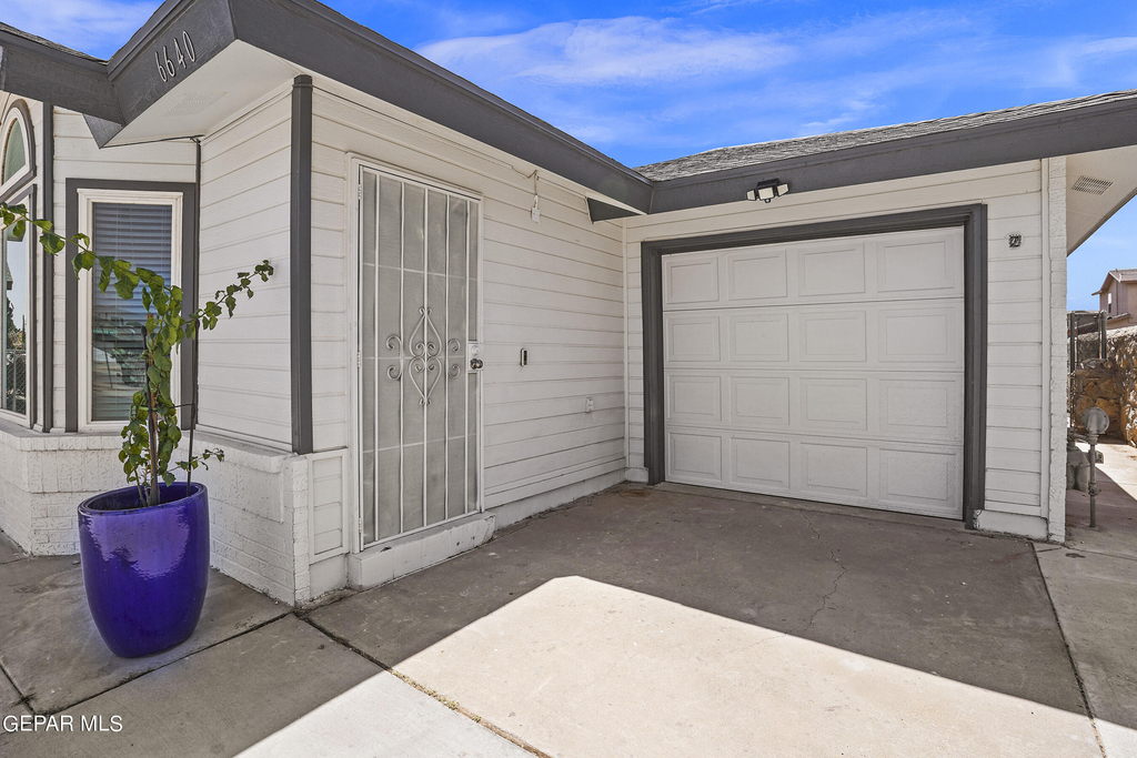 6640 Star Of India Lane - Photo 3