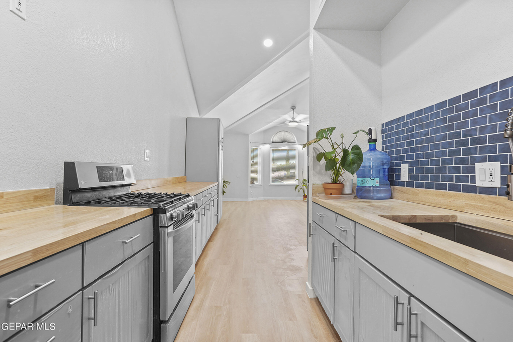 6640 Star Of India Lane - Photo 8