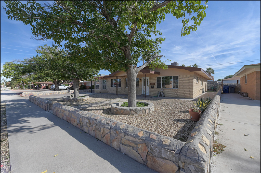 3208 Kirkcaldy Street - Photo 2