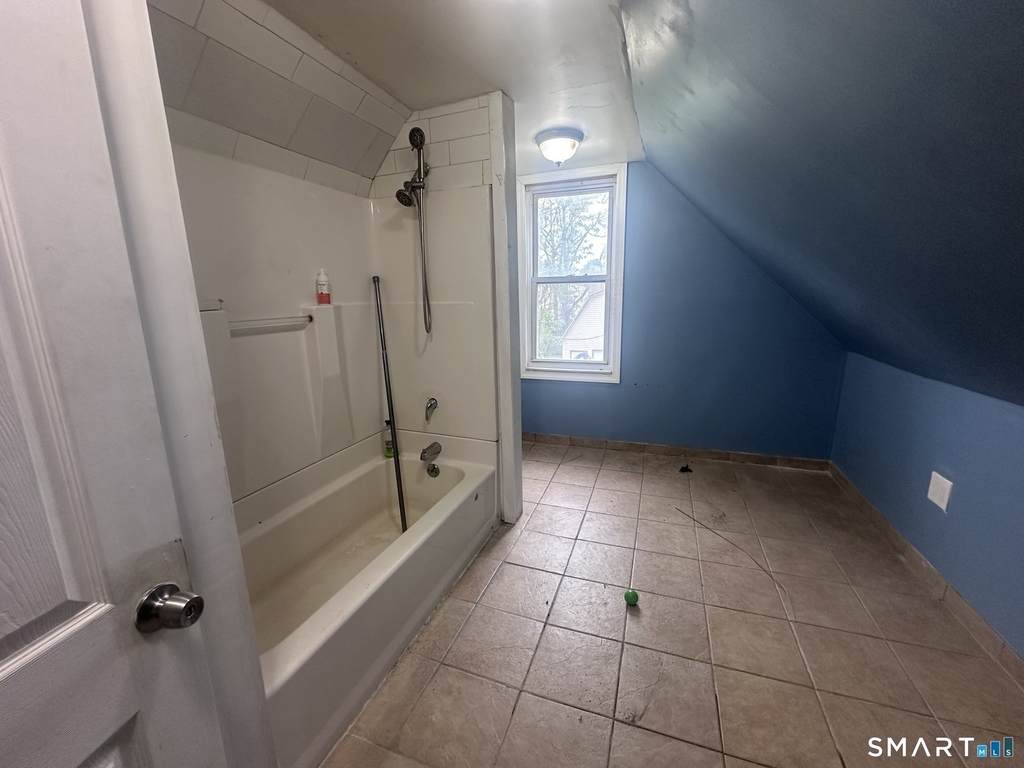 94-96 Burnside Avenue - Photo 5