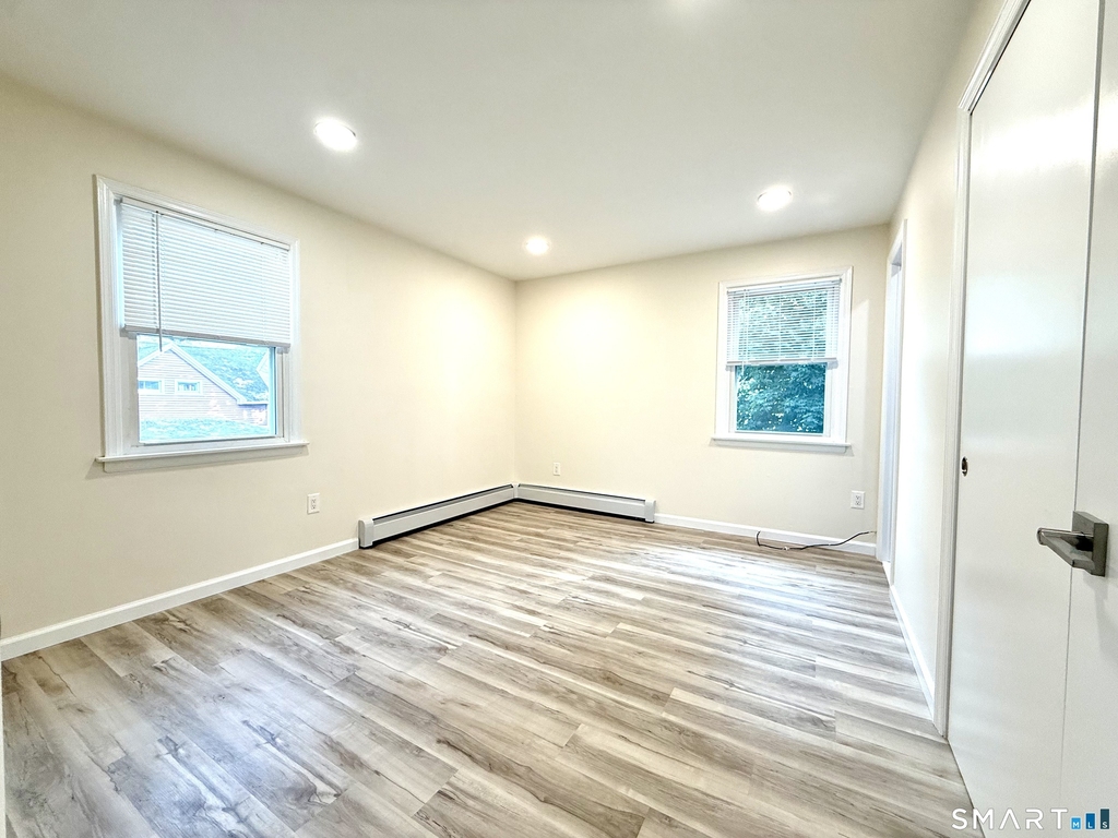 299 Villa Avenue - Photo 6