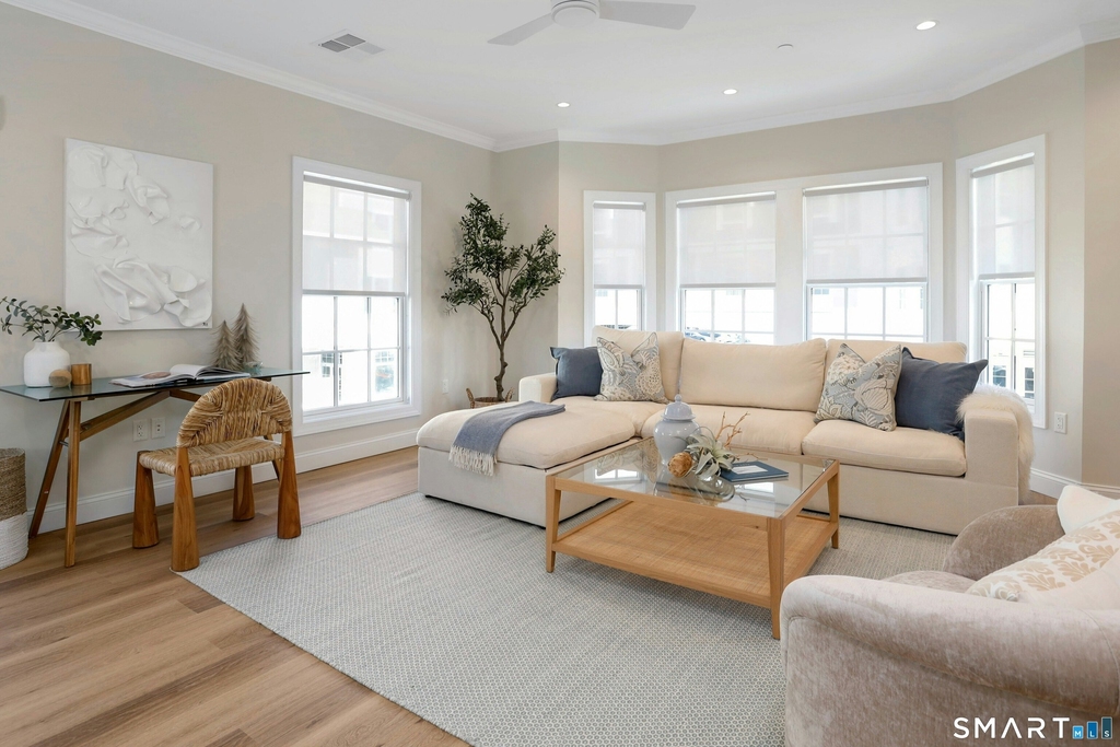 340 Heights Road - Photo 0