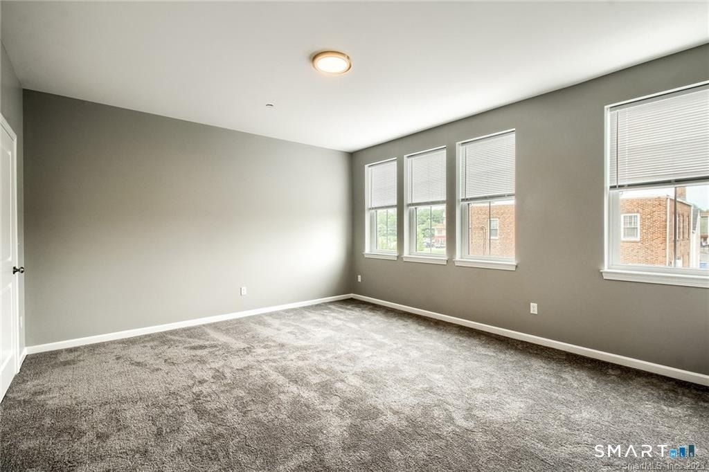 9 Steele Boulevard - Photo 9