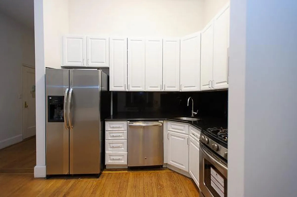 117 East 31st Street - Photo 0