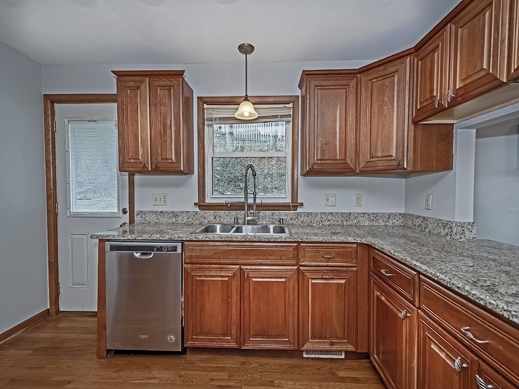 1460 Mohican Dr - Photo 6
