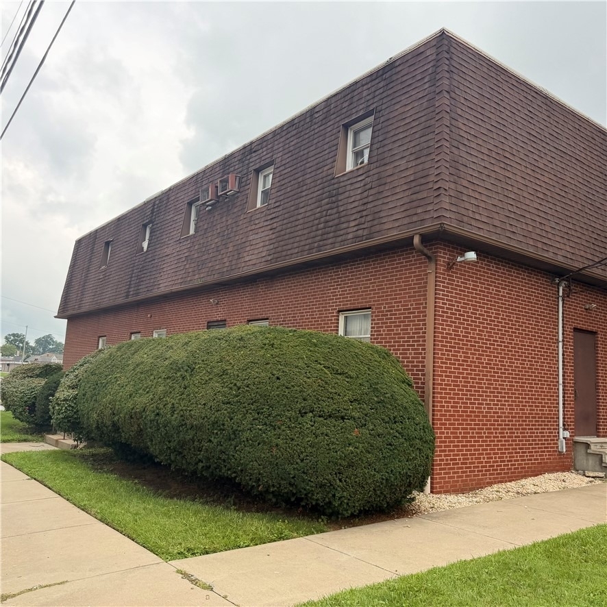 2020 Main Street - Photo 2