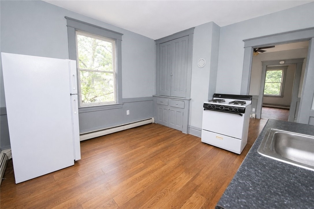39 Kenmore Ave - Photo 5