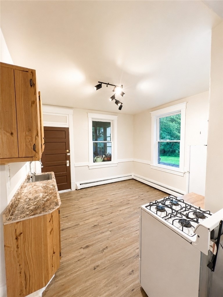 39 Kenmore Ave - Photo 4