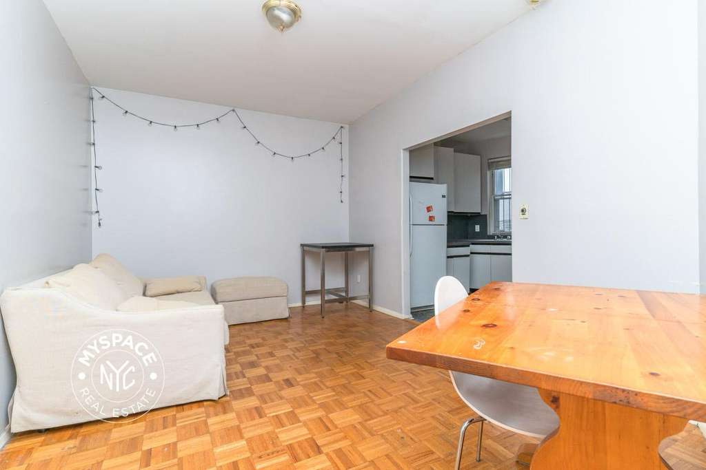 302 Hooper Street - Photo 0