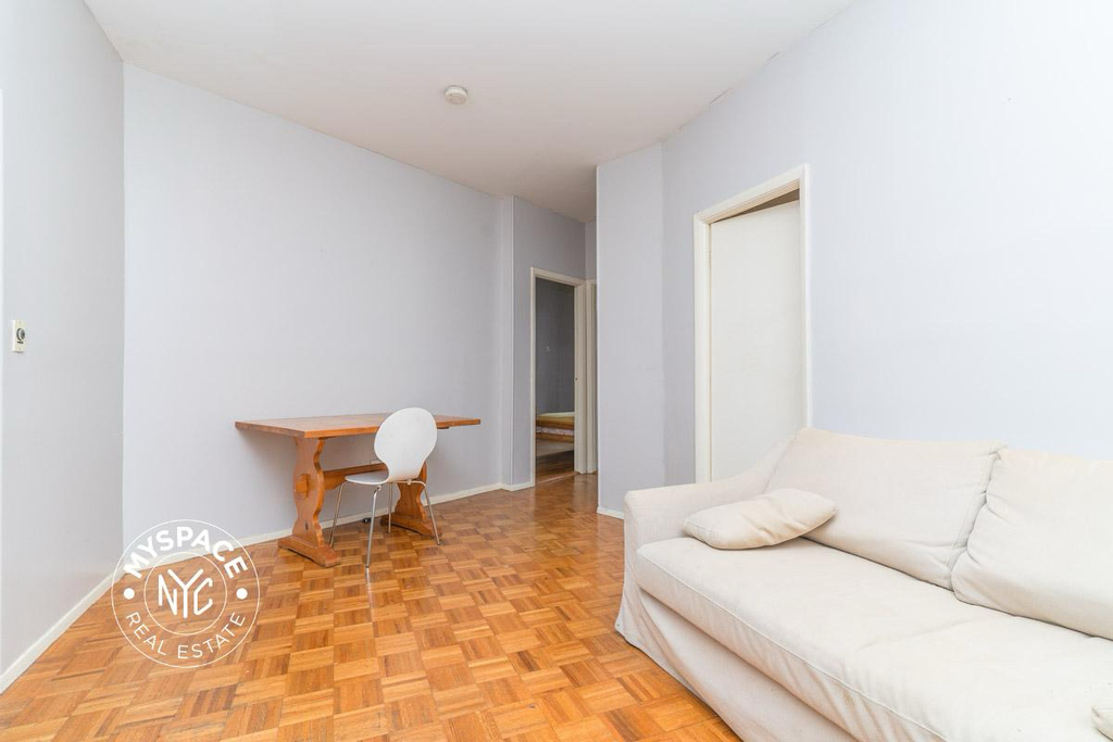 302 Hooper Street - Photo 1
