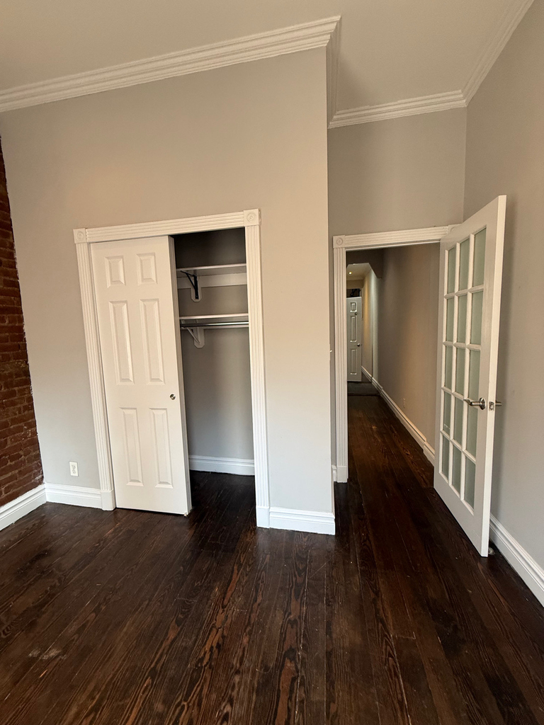 215 East 23rd Street - Photo 4