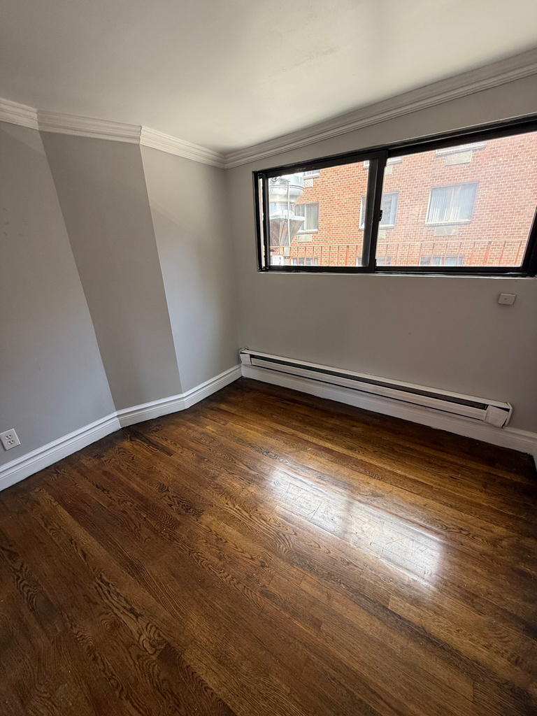215 East 23rd Street - Photo 8