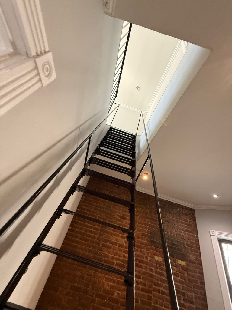 215 East 23rd Street - Photo 6