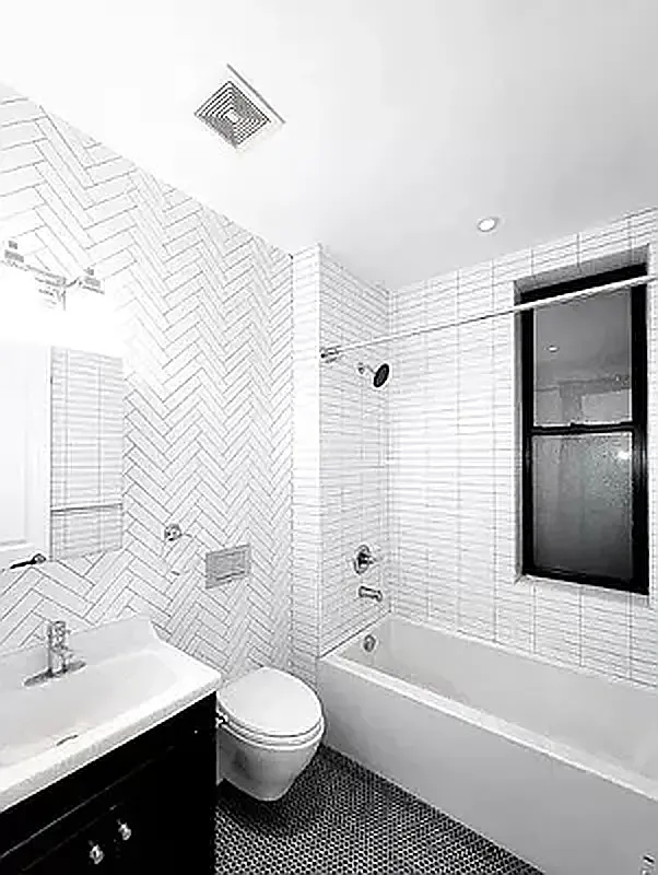 1379 Lexington Avenue - Photo 5