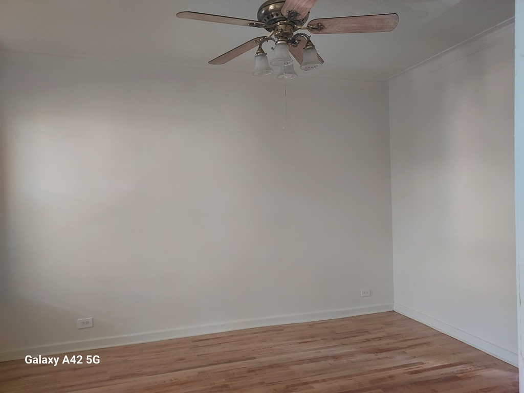 Sheffield Avenue - Photo 1