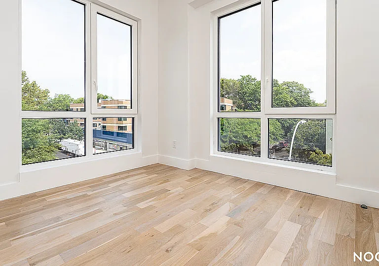 193 Graham Avenue - Photo 0