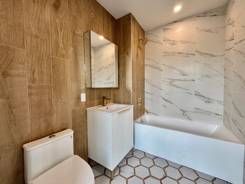 193 Graham Avenue - Photo 2