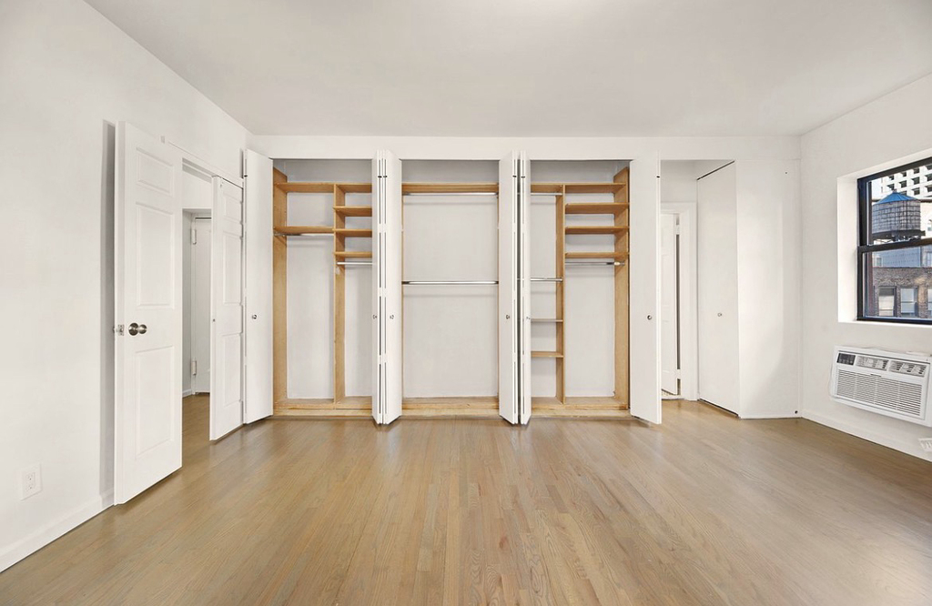 121 Madison Avenue - Photo 1