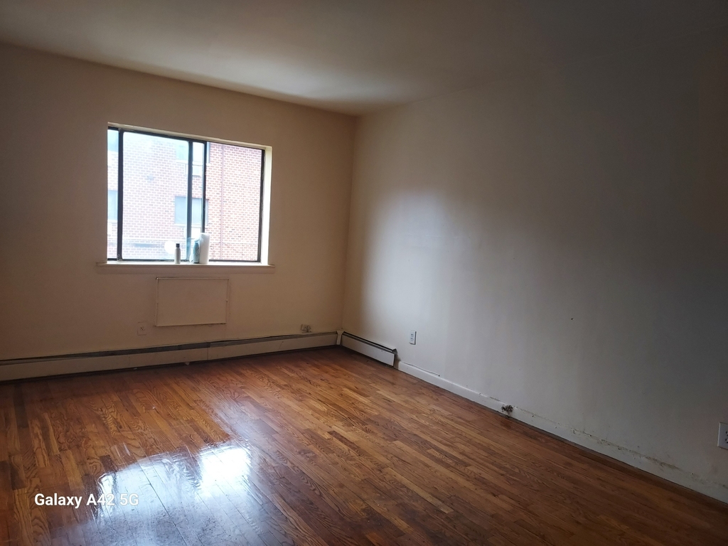 E 86th street Brooklyn 11236 - Photo 2