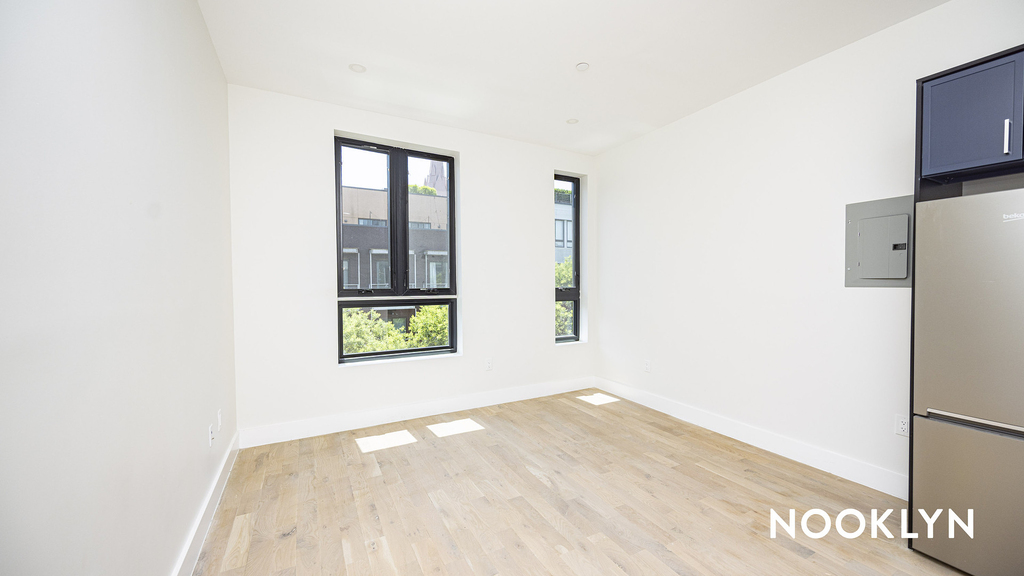 141 Meserole St - Photo 1