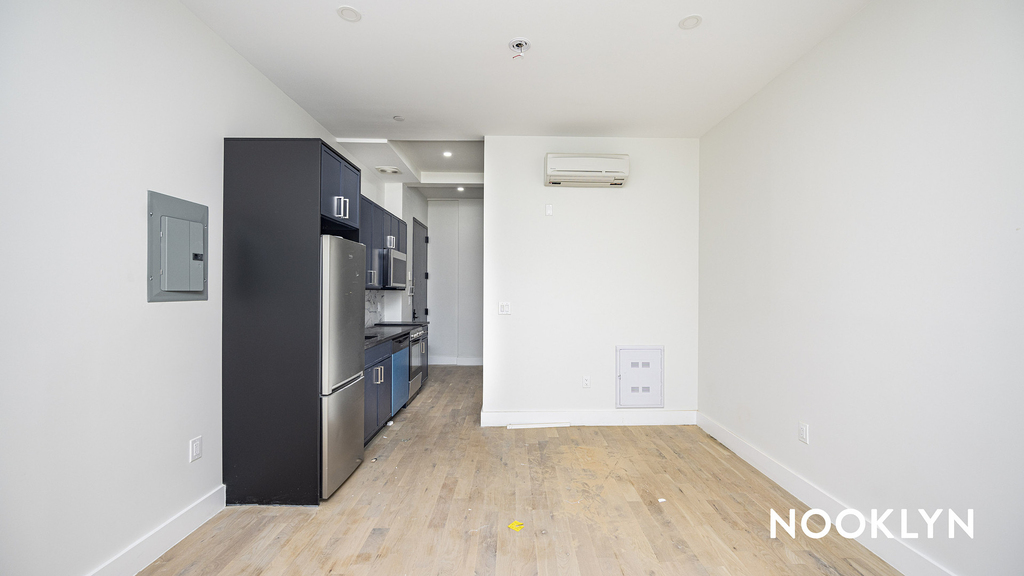 141 Meserole St - Photo 5