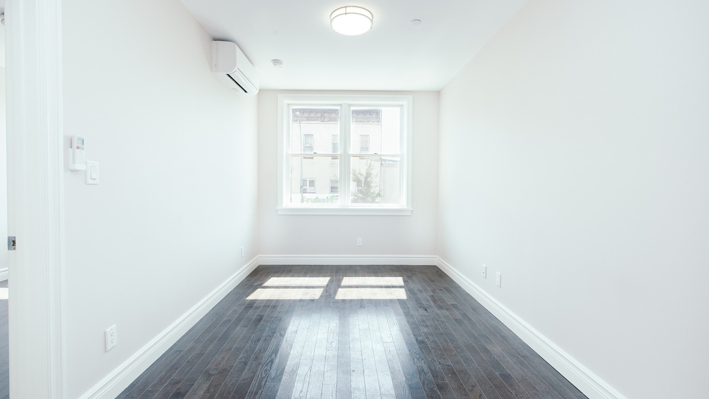 439 Knickerbocker Ave - Photo 7