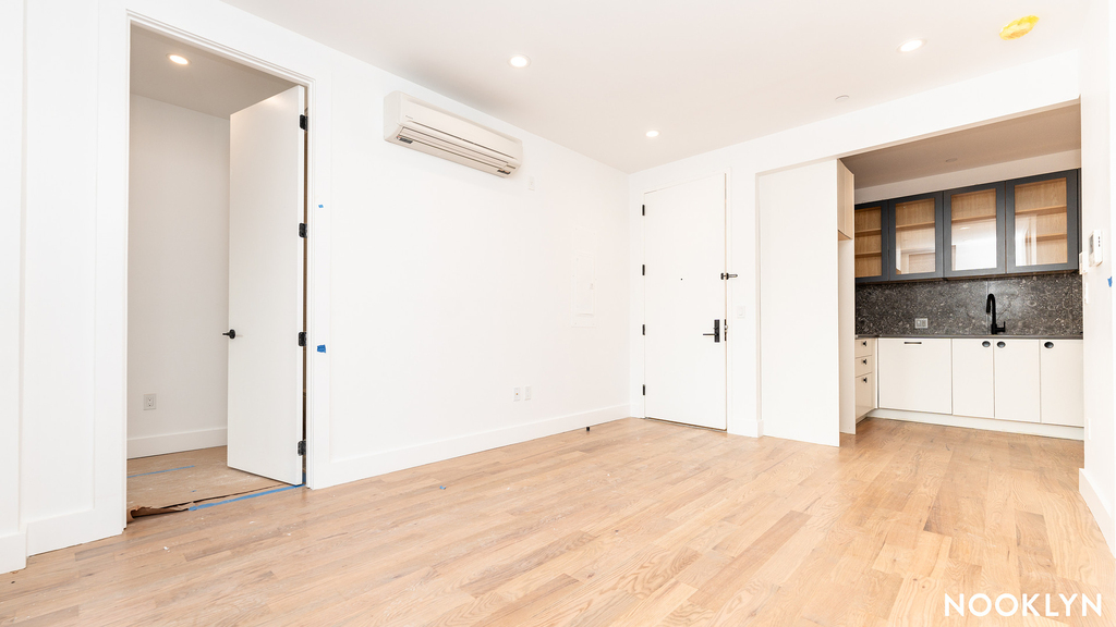 228 N 7th St - Photo 0