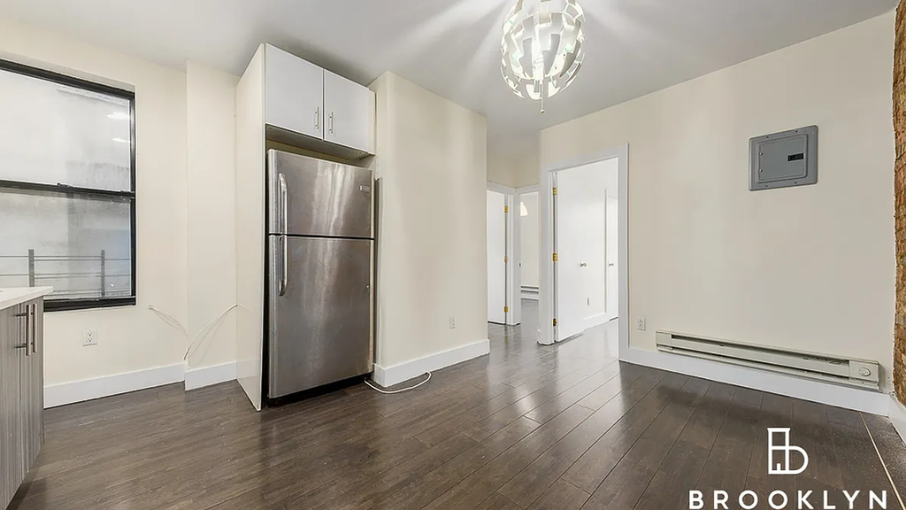 1598 Pacific St - Photo 3