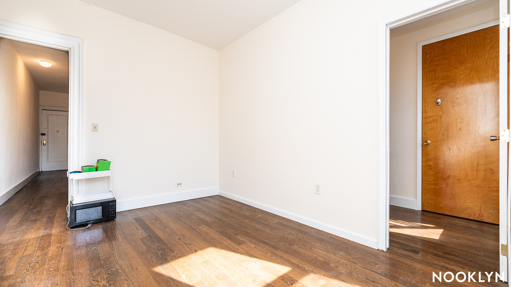 203 17th St - Photo 2