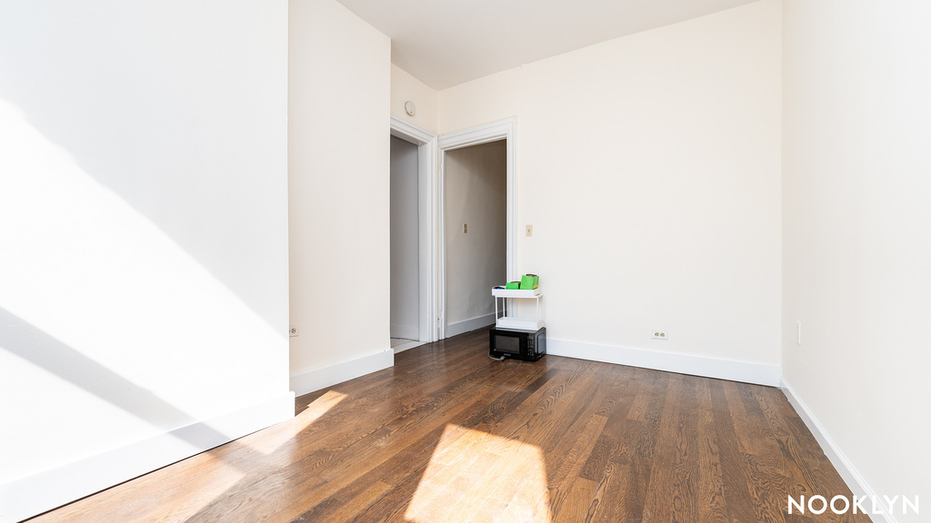 203 17th St - Photo 1