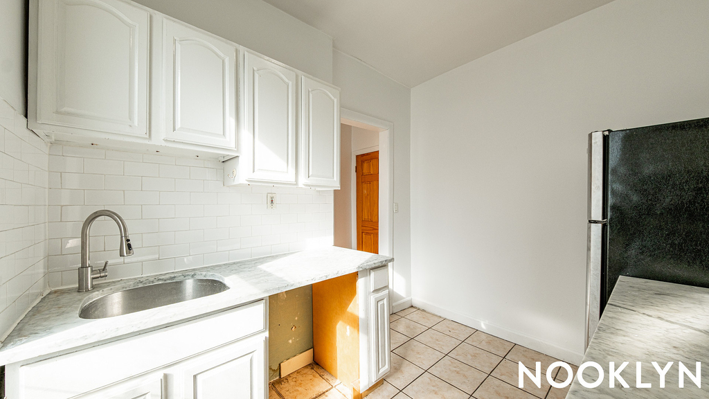 203 17th St - Photo 1